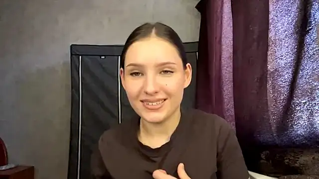 foxieflare - FoxieFlare's free webcam - UK Sex Cams