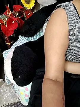 kaamuk_shweta webcam