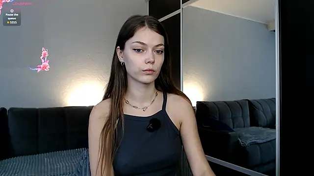 Alice_neon webcam