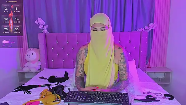 nayla-mouna (F young) - Full naked & slap clit 🥵