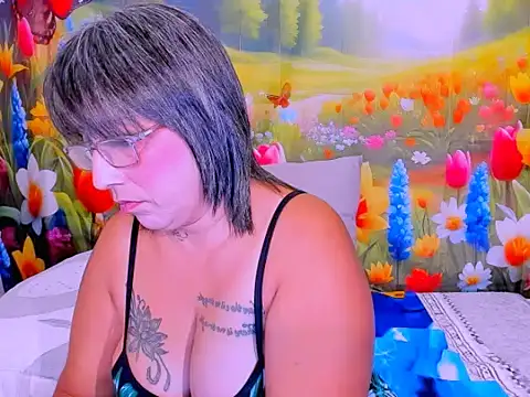 indianroxy webcam