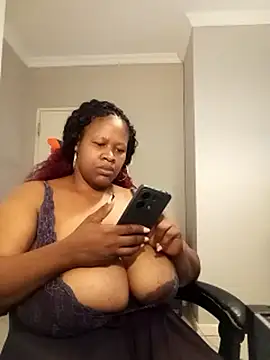 bustylisa1983 webcam