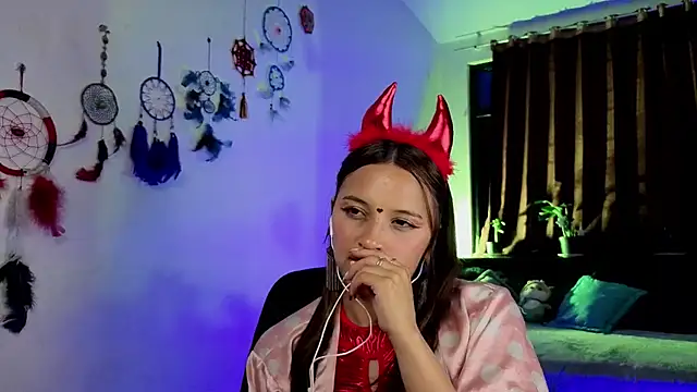 zoe--khall - Zoe--khalL's free webcam - UK Sex Cams