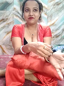 Webcam Model (hornypiu697)  is live.Free join now!