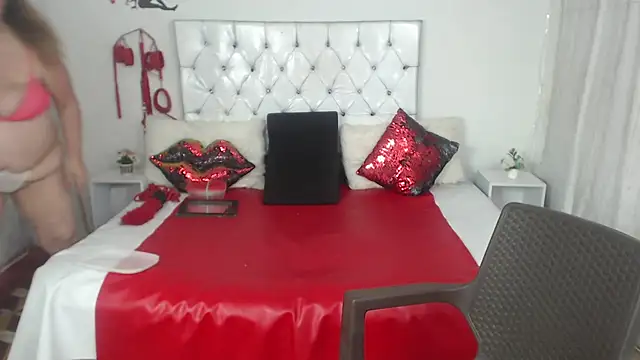 Sweetbigcatt live sex cam