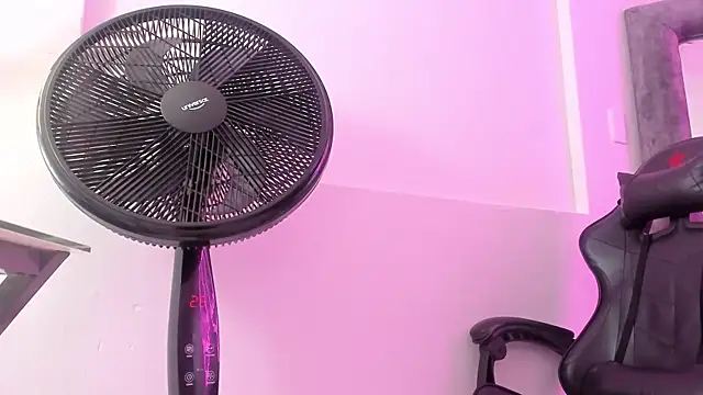 Evelin__thompsson webcam