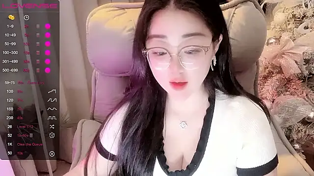 Monica-666888- webcam