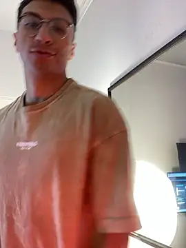 ApoloCruz live sex cam