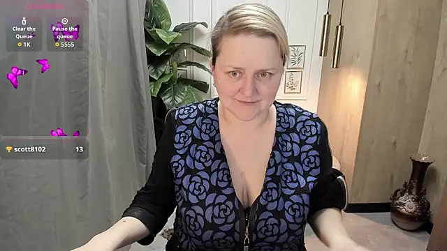 scarlettsoft - ScarlettSoft's free webcam - UK Sex Cams