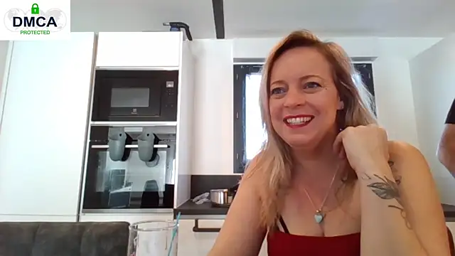 Miss-Chupagirly webcam