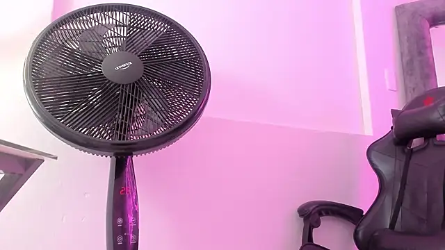 Evelin__thompsson webcam