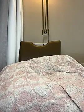 Sweets_Keylin18's room