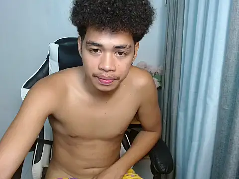 curlyasian_njxx webcam