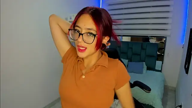 Sara_Red_X webcam