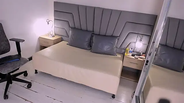 JhoanAndScarlet live sex cam