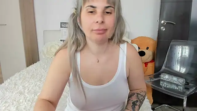 sweetemy4u - Sweetemy4u's free webcam - UK Sex Cams