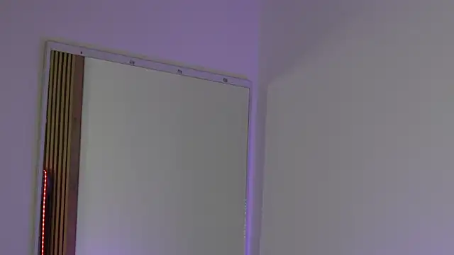 tiffanymaze - TiffanyMaze's free webcam - UK Sex Cams