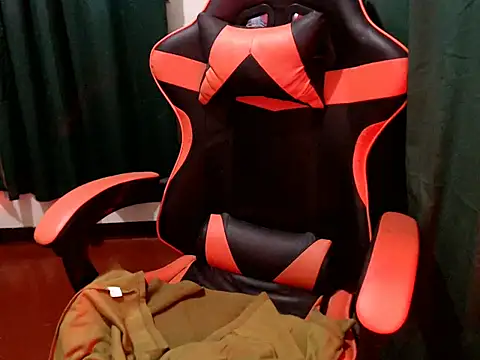 Enchantressxshaira webcam