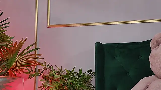 KirraWhite - Live Cam