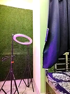 LoveLy-Soneya - Live Cam