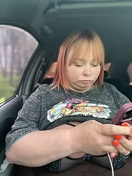 SweetCuteGirls1023 from StripChat is Freechat