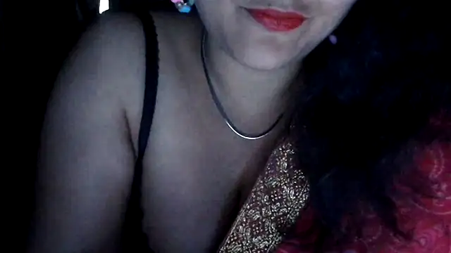 simmiqueen_77 - SimmiQueen_77's free webcam - UK Sex Cams