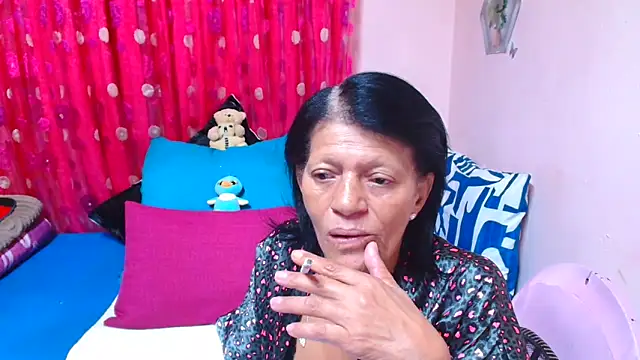 SLUTTYROXY live sex cam