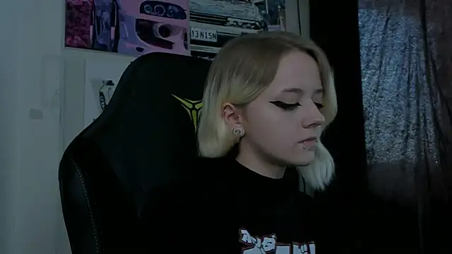 holy_mistress_s - Holy_Mistress_S's free webcam - UK Sex Cams