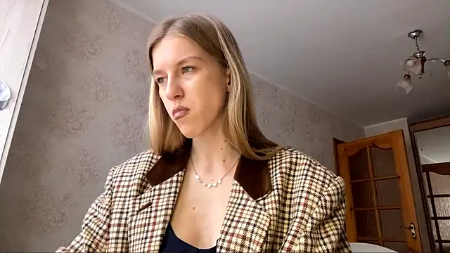 CuriousMildness webcam