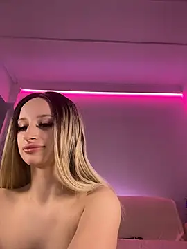 ScarletFlameee webcam