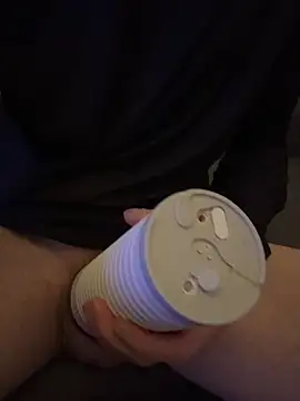 lionboy1976 (Ask my age) - CUM Show