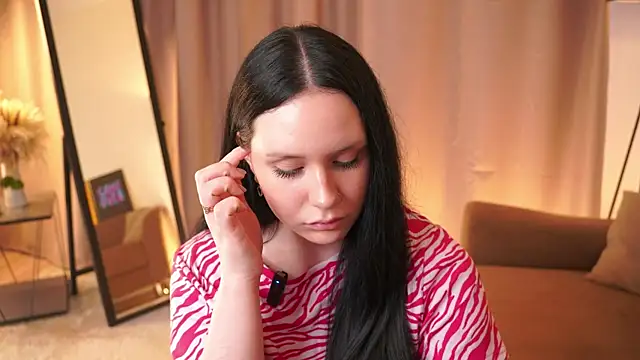 DeloresSaberi webcam