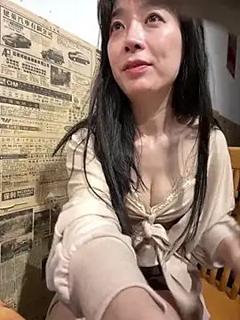 美女yourkeer在线直播