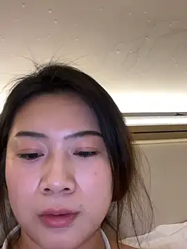 美女mo-mo-69在线直播