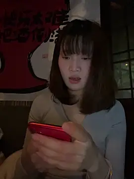 美女littleqiu在线直播