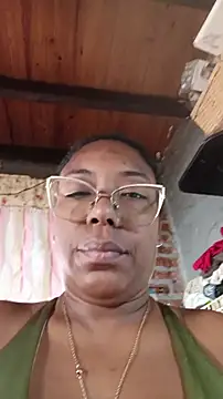 Webcam Model (ChanneldelaCroix) is live