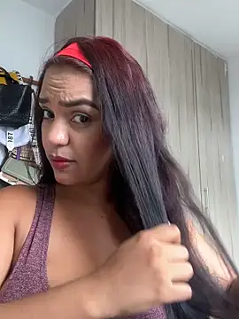 Sara-77 live sex cam