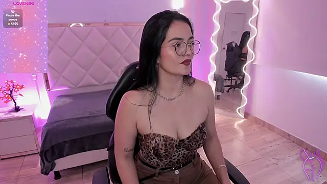 rosalind_tay - Rosalind_tay's free webcam - UK Sex Cams