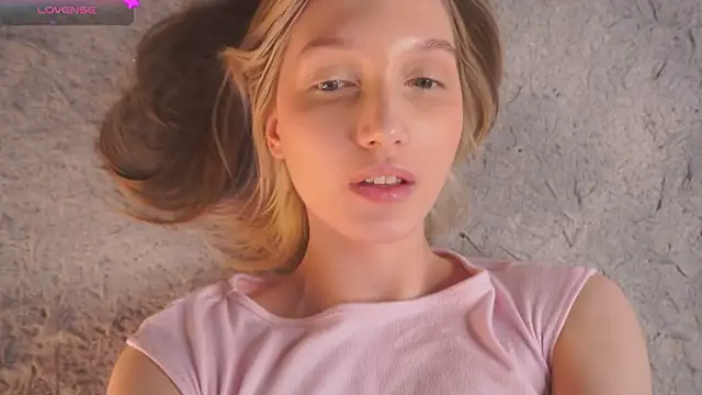 YvetteMilbrett webcam