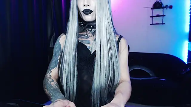 april_simons2 webcam