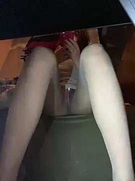 美女littleqiu在线直播