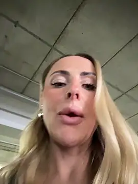 EmaSalis live sex cam