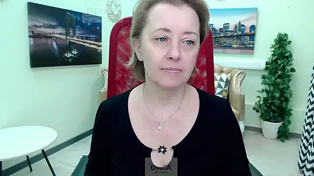 MONA_W Stripchat cam model