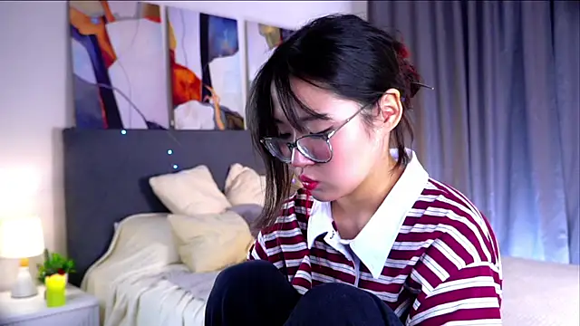 NelleMihalko - Live Cam