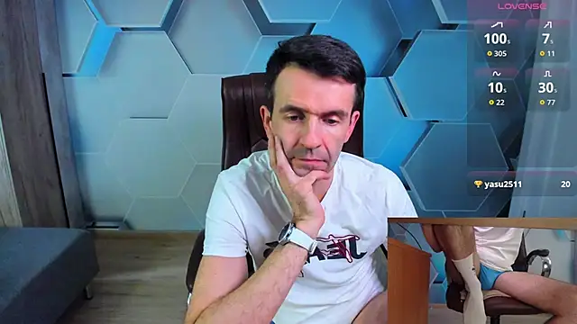 stevetiger (Ask my age) - naked