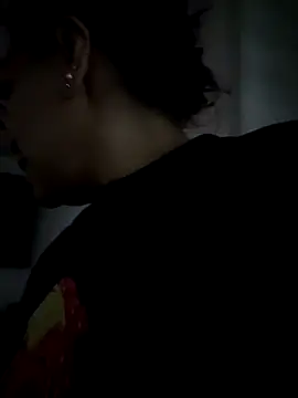 Scarlet_curly8a webcam