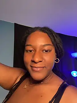 Webcam Model (CoCoGoddess_)  is live.Free join now!