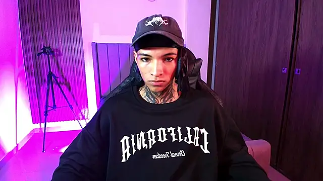 im_usuga - Im_Usuga's free webcam - UK Sex Cams