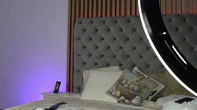 tiffanymaze - TiffanyMaze's free webcam - UK Sex Cams