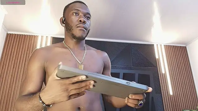 Oliver_Laurent_ Live Webcam on Stripchat